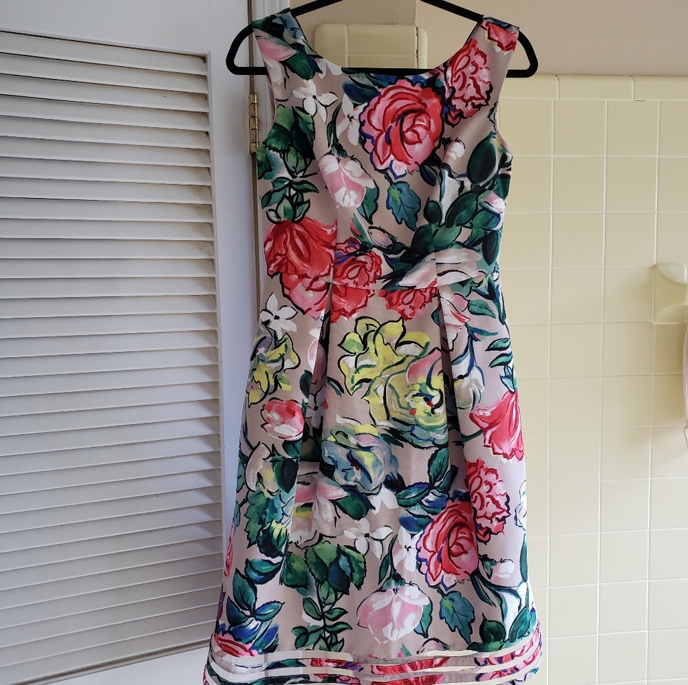 ADRIANNA PAPELL Floral Dress. Size 4